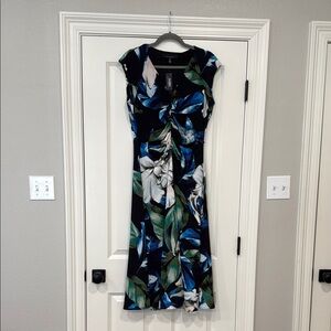 Women's White House Black Market Elena Floral Midi Dress Size Medium